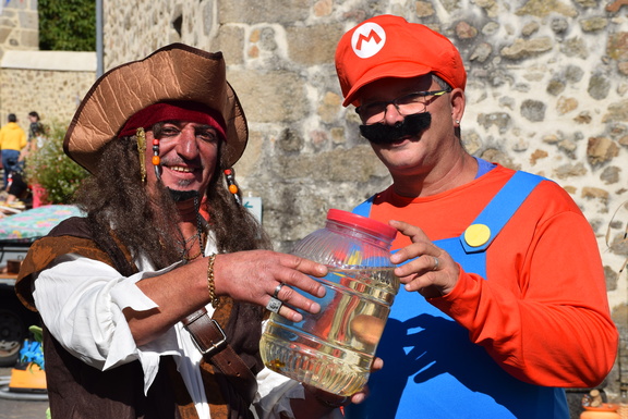 Mario et le pirate aiment les poissons rouges